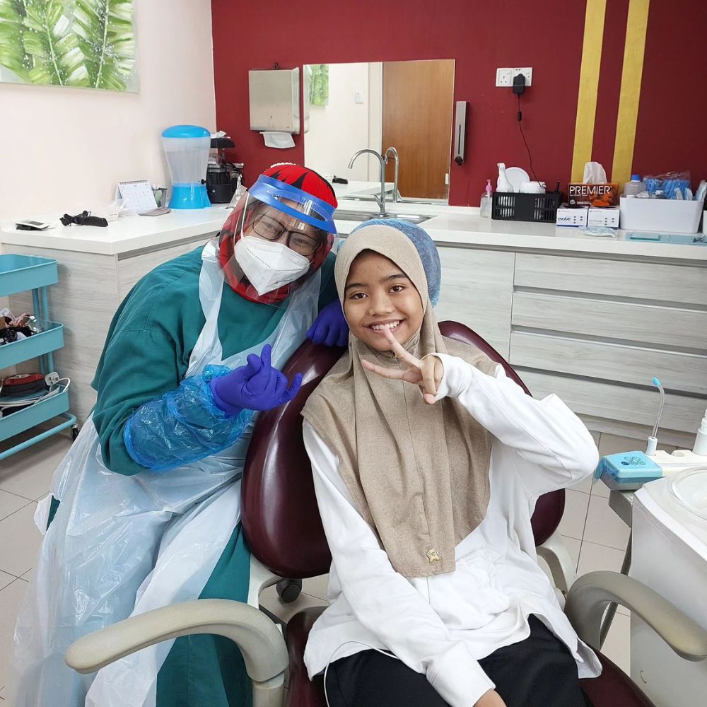 lady happy smile at Klinik Pergigian ADL, Petaling Jaya Dental Clinic